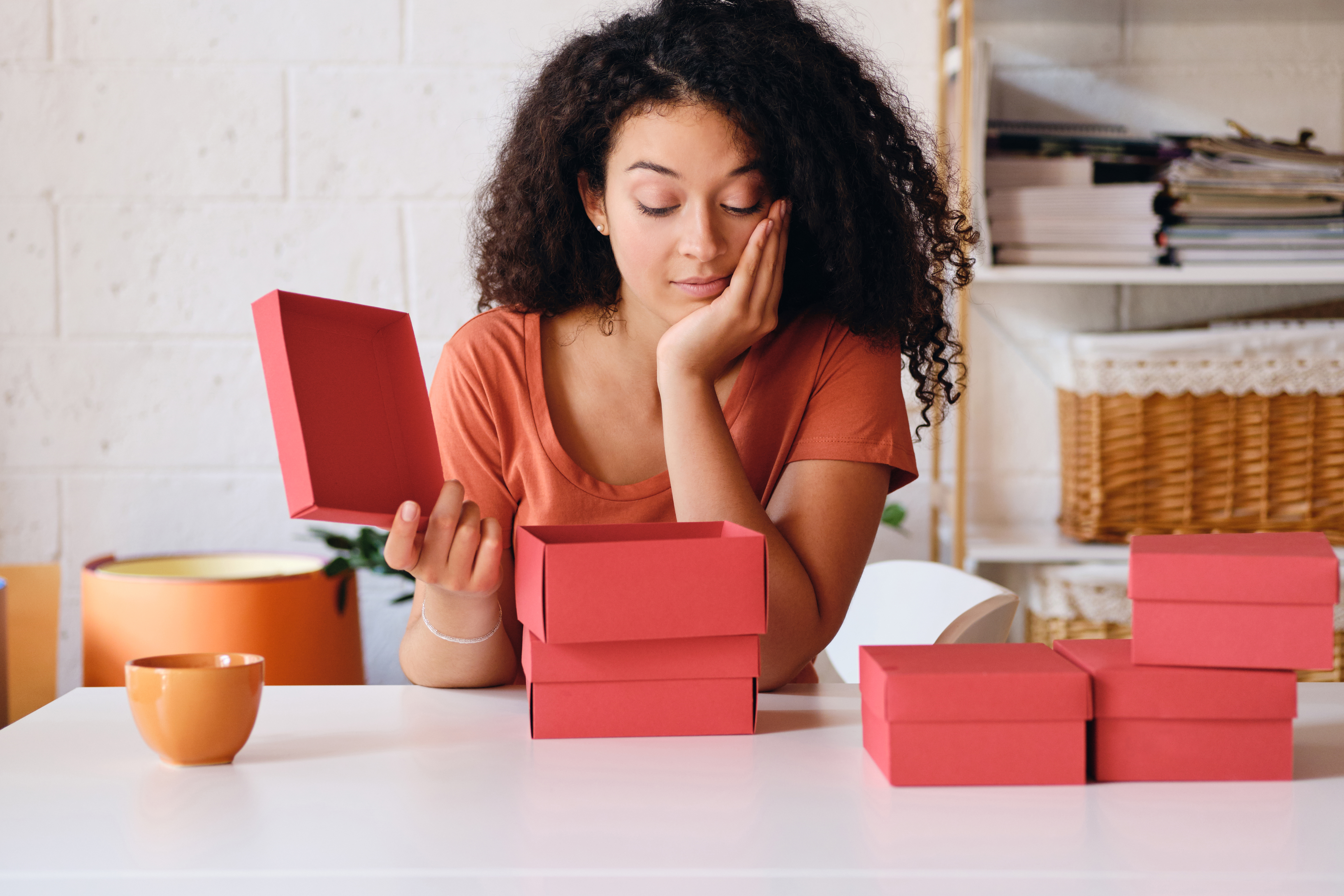 The types of packaging featured (boxes, bags, pouches, etc.)